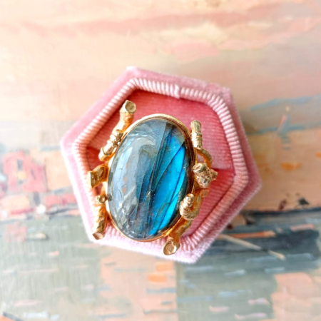 anello con pietra di labradorite blu