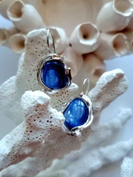 orecchini in argento con pietre di cianite blu